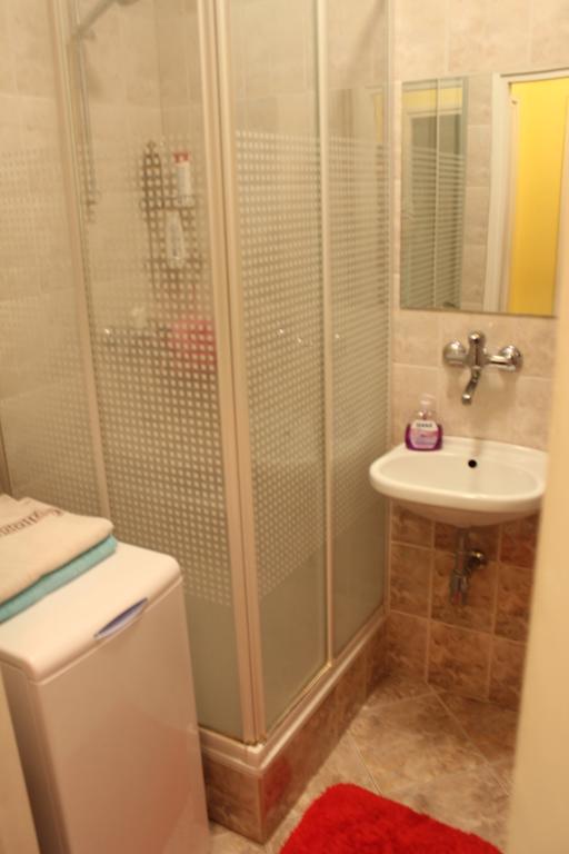 Hostel Pokoje Na Chmielnej 2 Varšava Pokoj fotografie