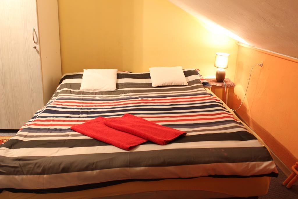 Hostel Pokoje Na Chmielnej 2 Varšava Pokoj fotografie